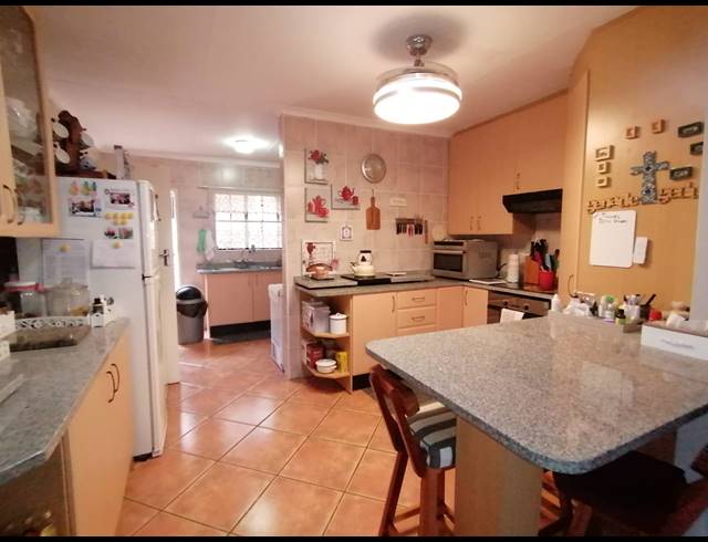 3 BEDROOM HOUSE SOLD IN AMBERFIELD HEIGHTS